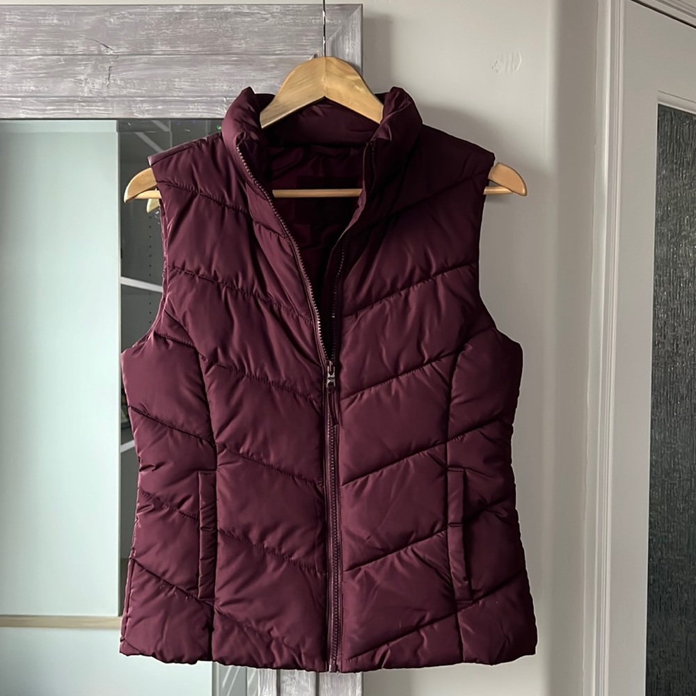 Aeropostale Medium Maroon Puffer Vest
